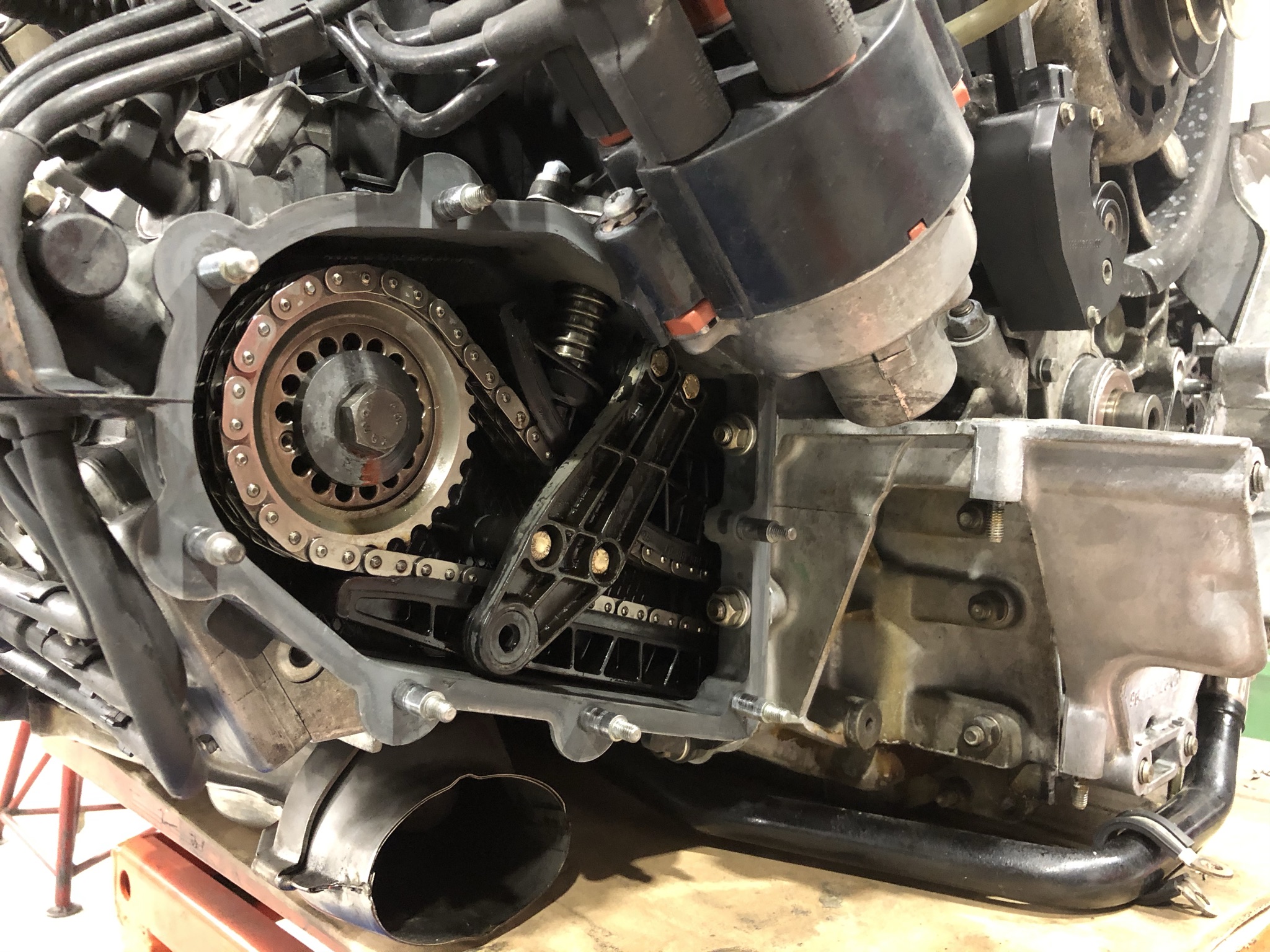 ポルシェ 964カレラ2 エンジンオイル漏れ修理 | Morethan Motorsport